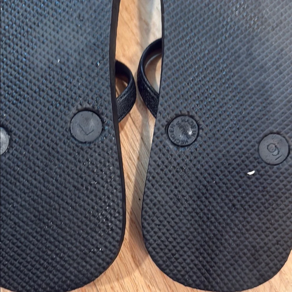 Old Navy Classic Black Sandals new with no tag